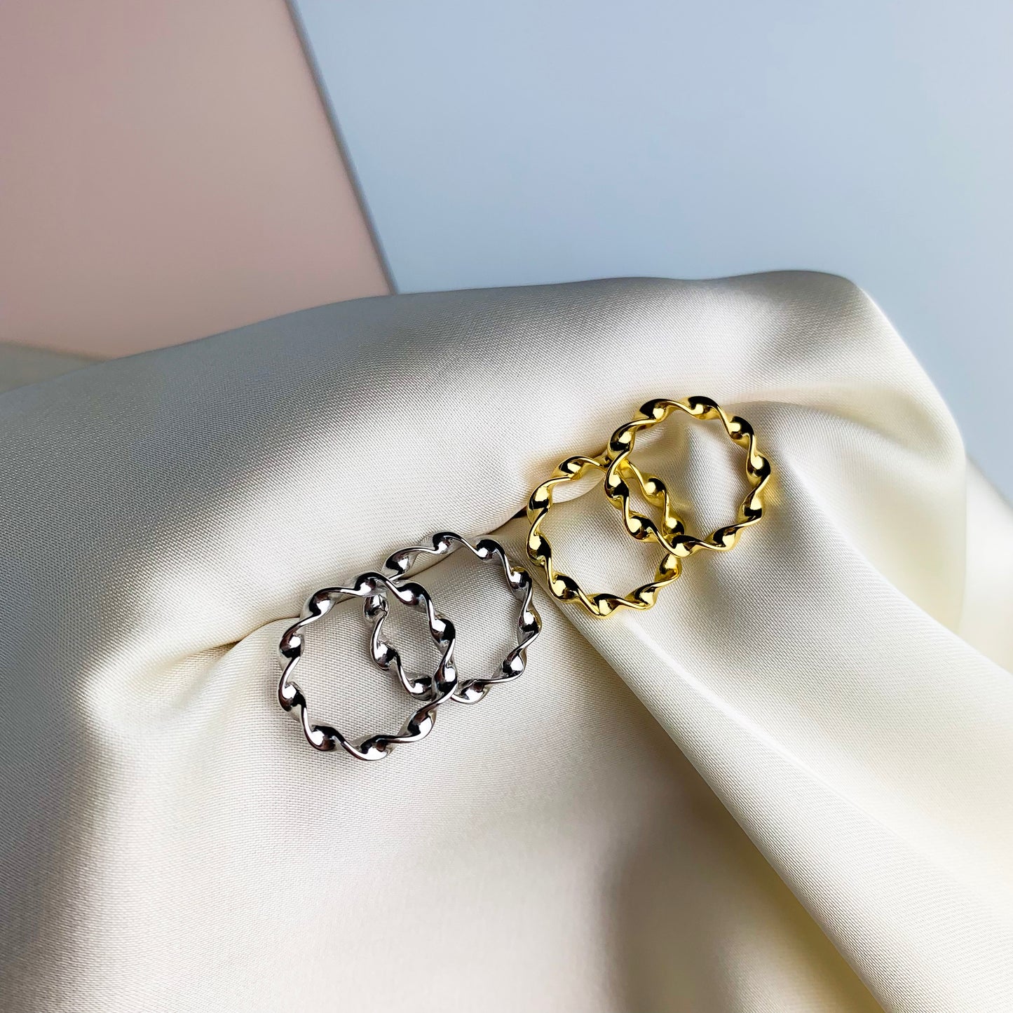 Twisted Circle Stud Earrings