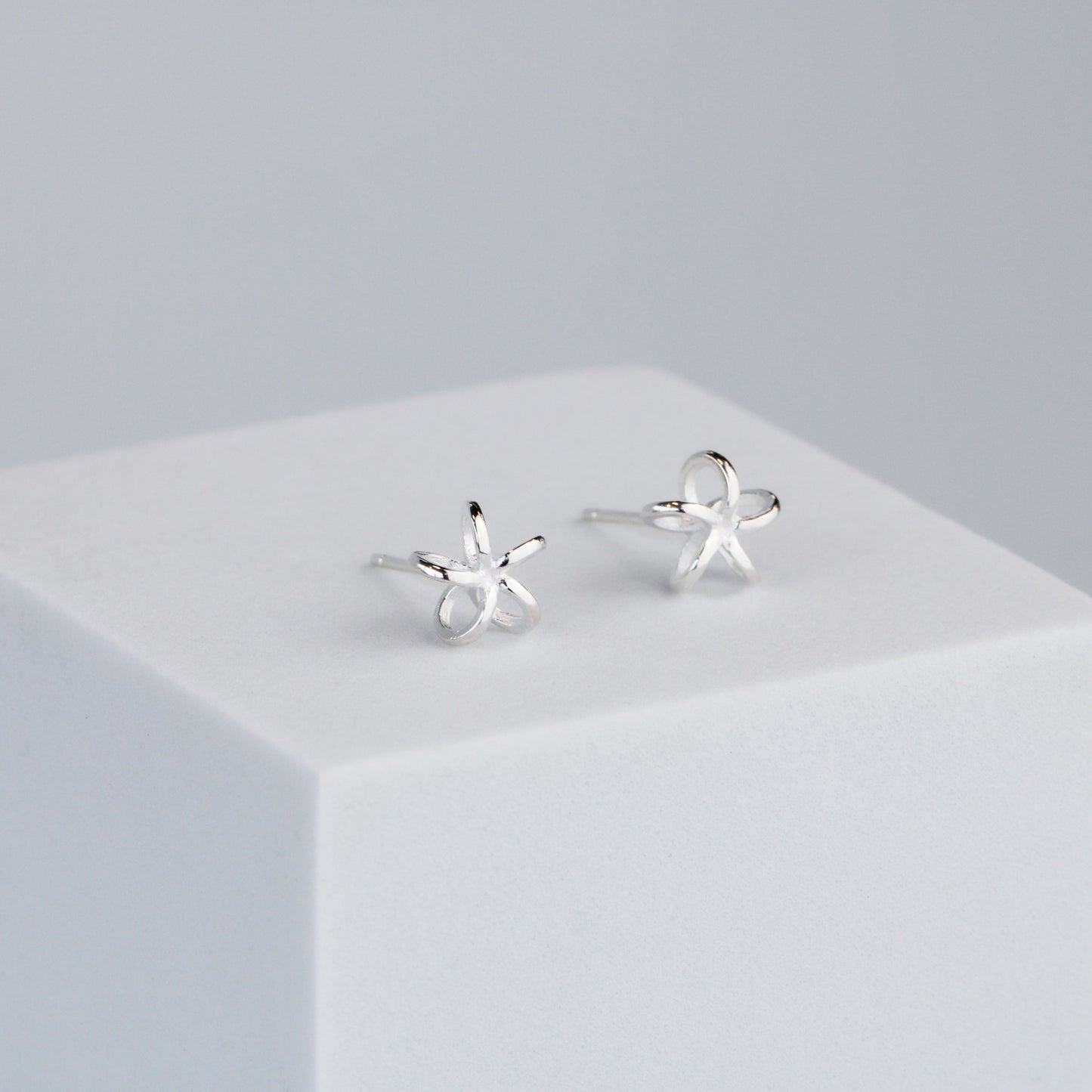 Wire Flower Stud Earrings
