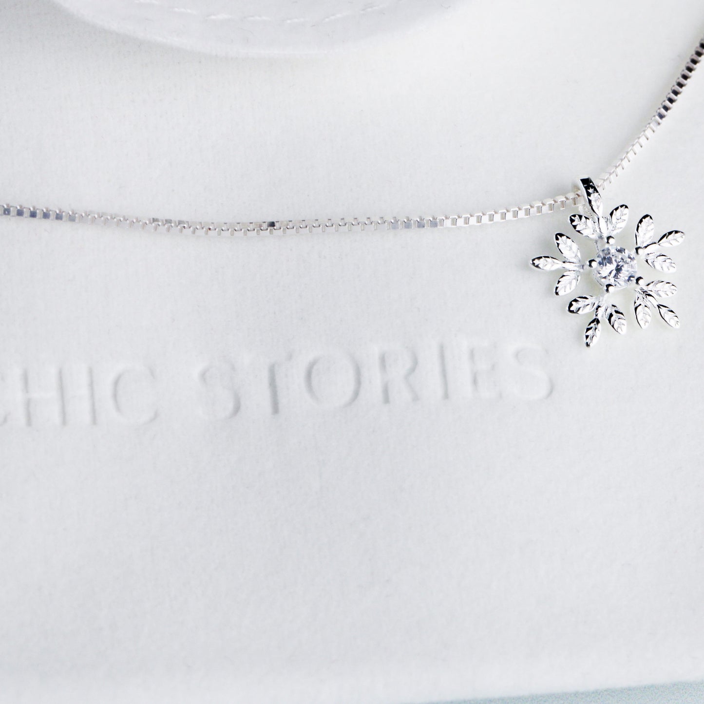 Crystal Detail Snowflake Pendant Necklace
