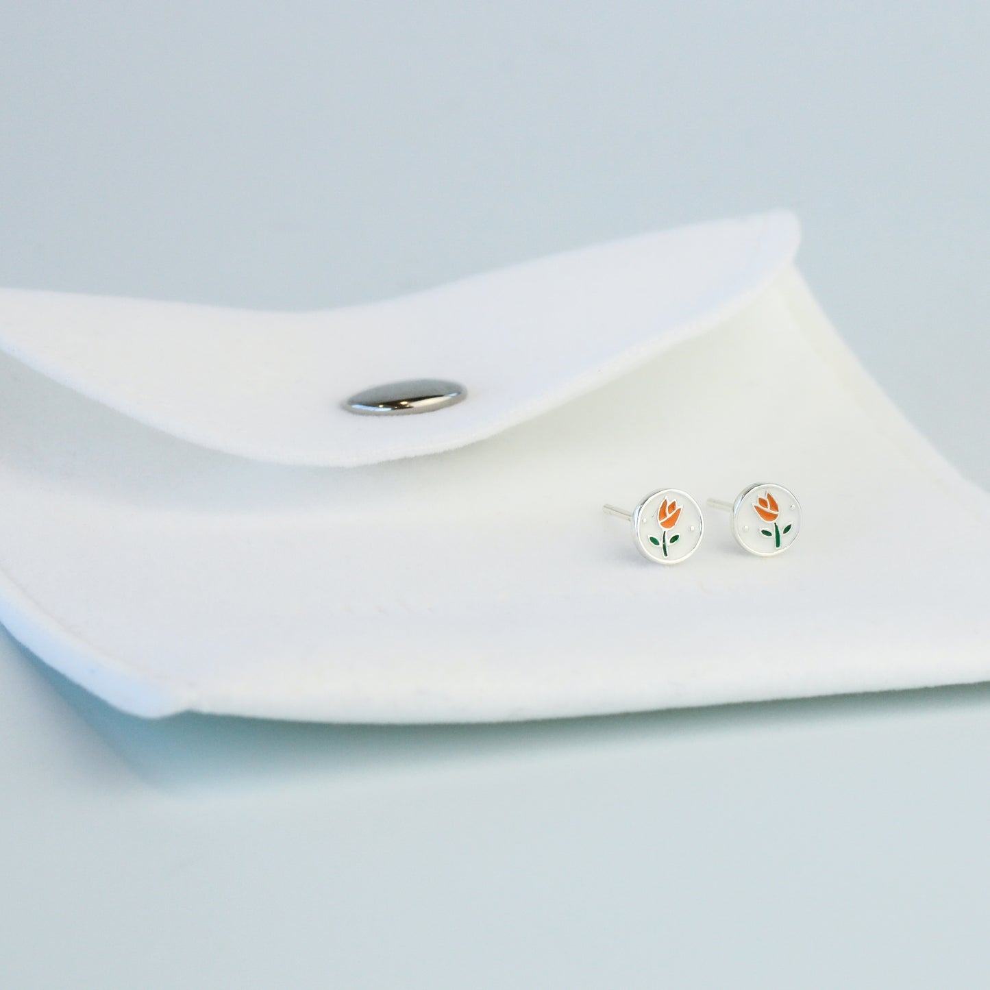 Tulip Circle Stud Earrings