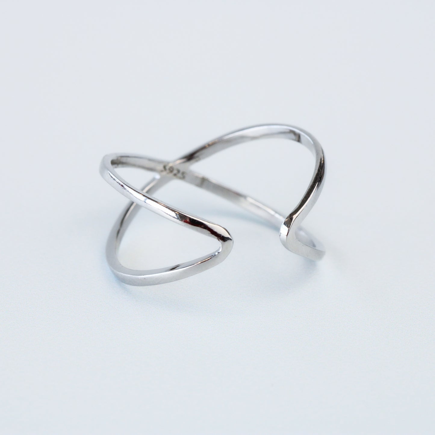 Double Band Crossover Ring