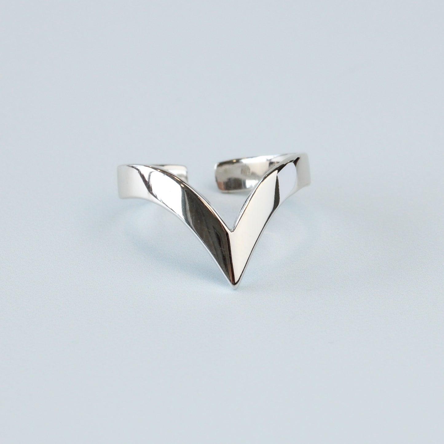 Adjustable Chevron Shape Ring