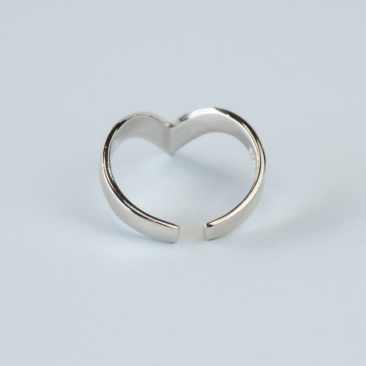 Adjustable Chevron Shape Ring