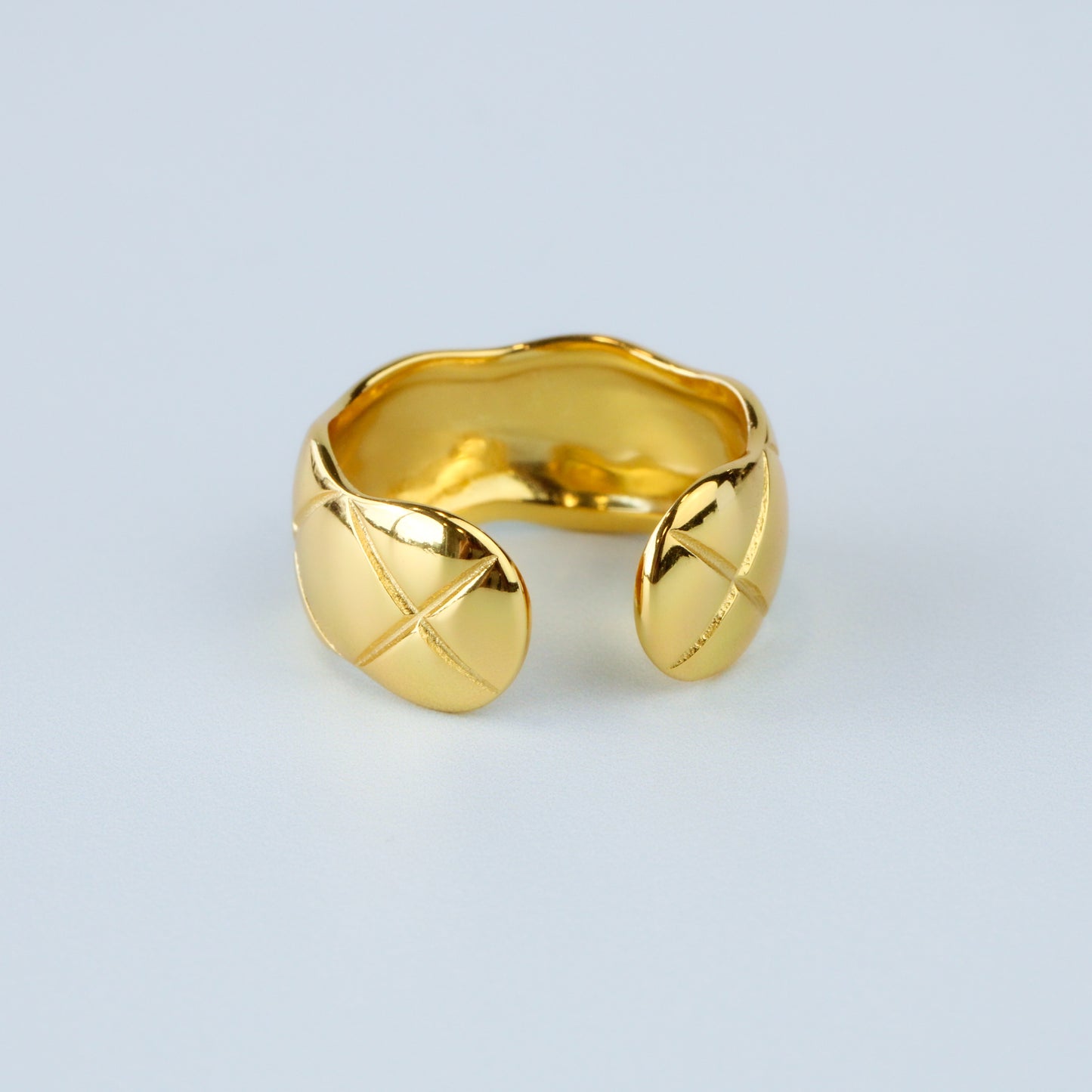 Adjustable Ring with Quilted Engraving