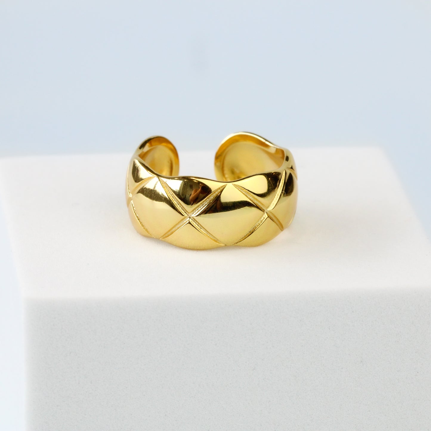 Adjustable Ring with Quilted Engraving