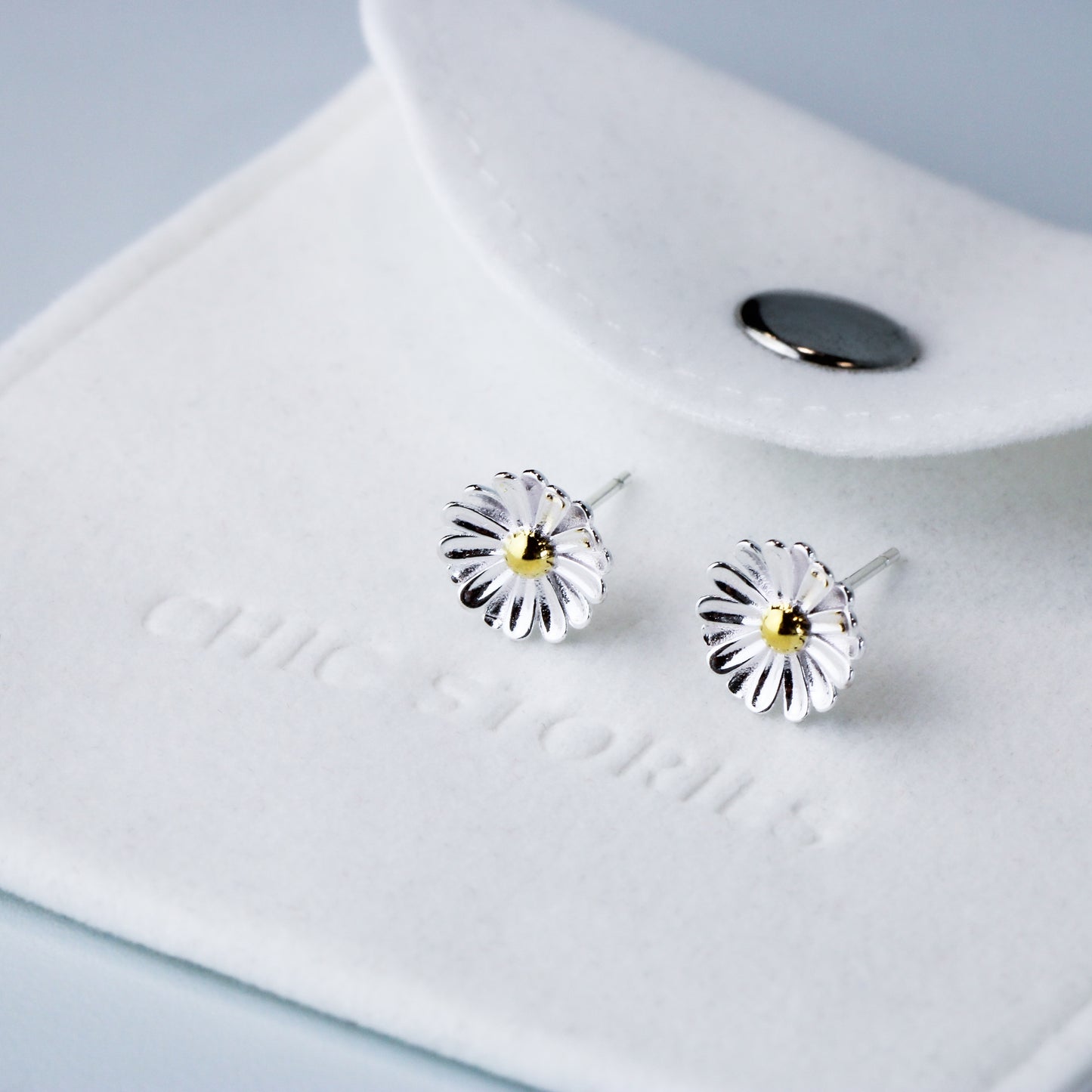 Dainty Daisy Stud Earrings