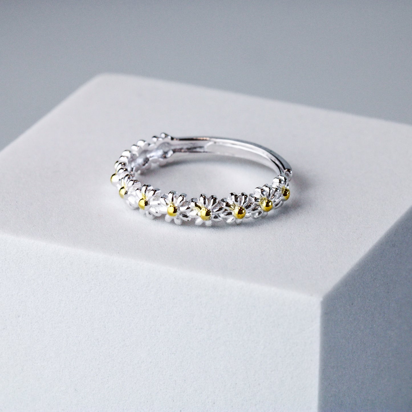 Daisy Chain Adjustable Ring