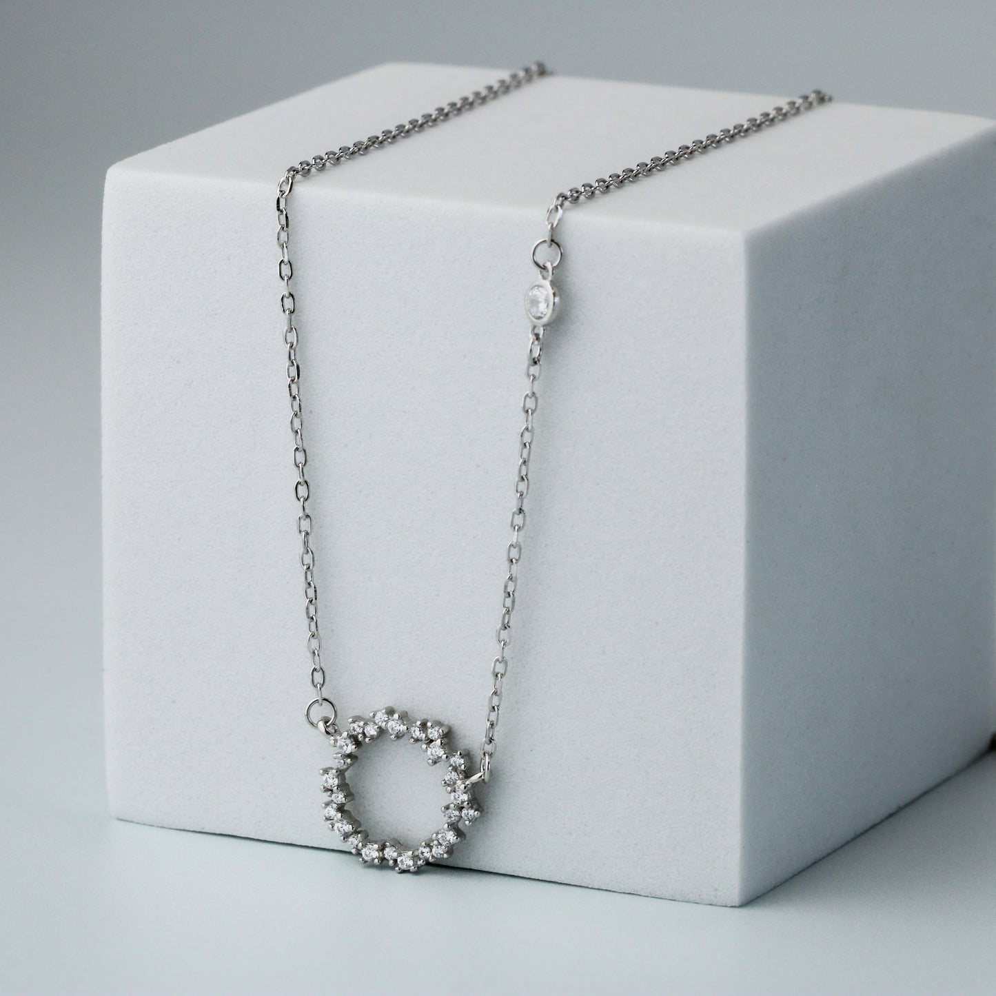 Circle Zirconia Necklace