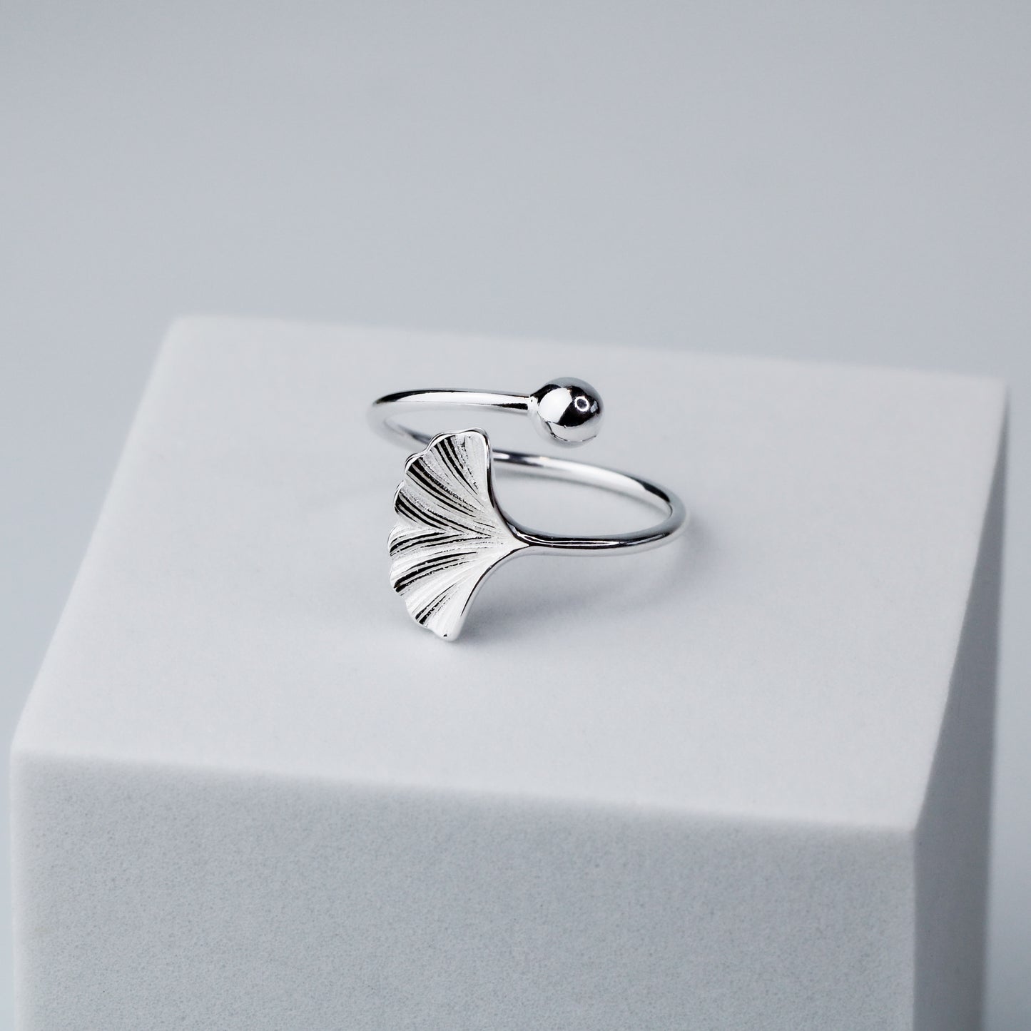 Adjustable Spiral Seashell Fan Ring