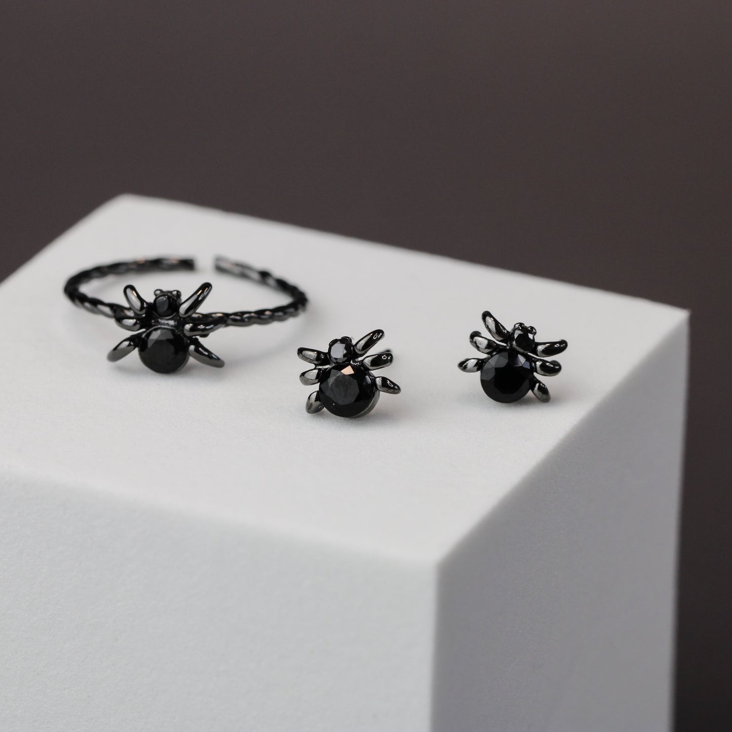 Black Crystal Spider Ring