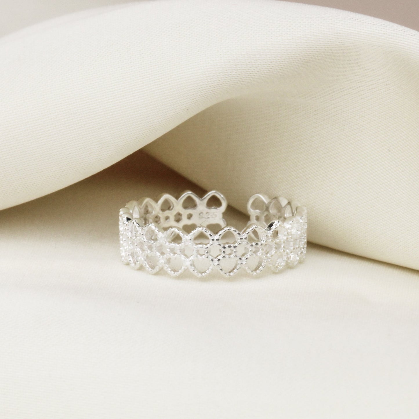 Intricate Lattice Adjustable Ring