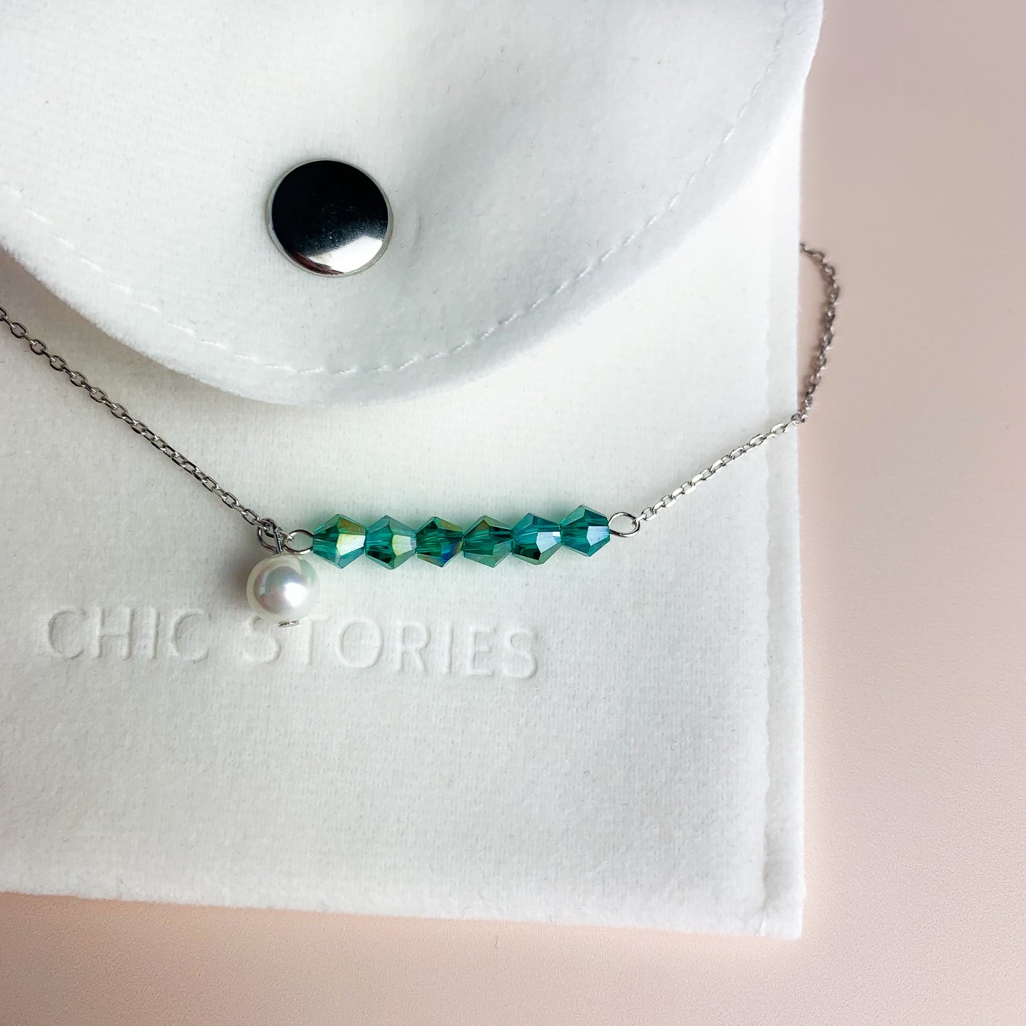 Green Bead and Pearl Pendant Necklace