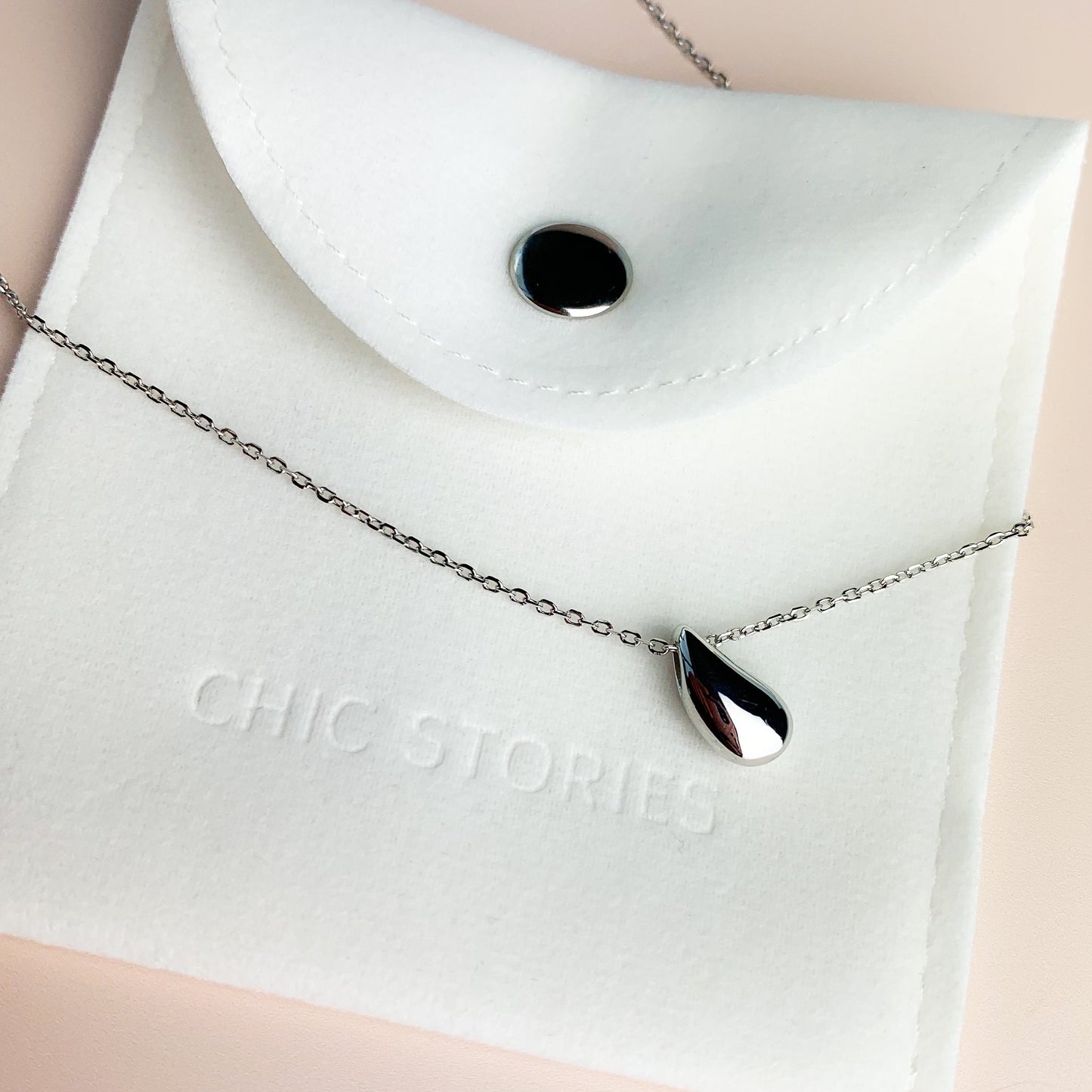 Minimalist Teardrop Pendant Necklace