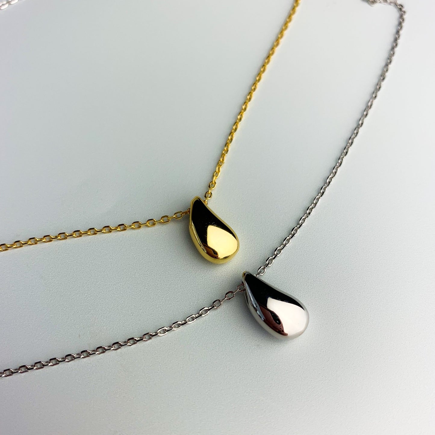 Minimalist Teardrop Pendant Necklace