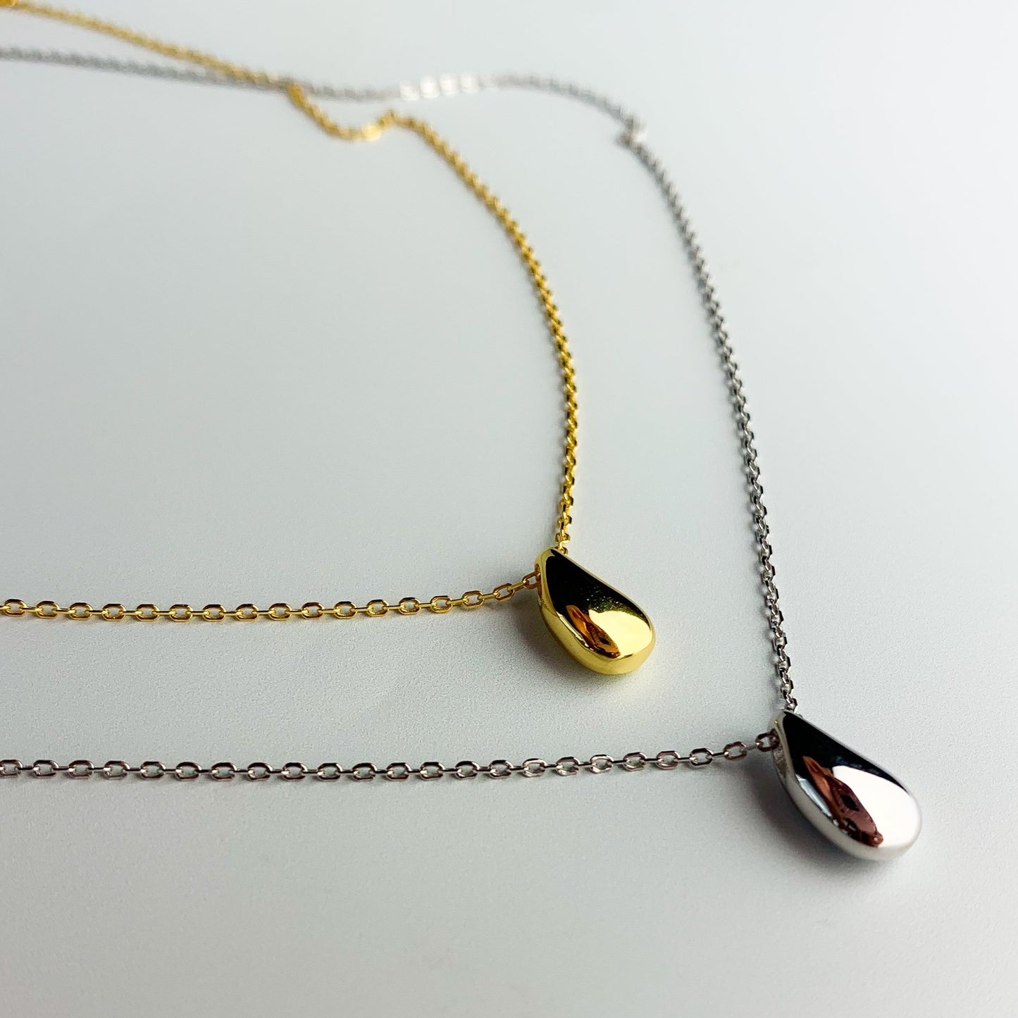 Minimalist Teardrop Pendant Necklace