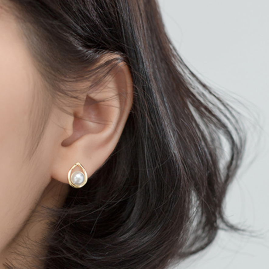 Pearl Teardrop Stud Earrings