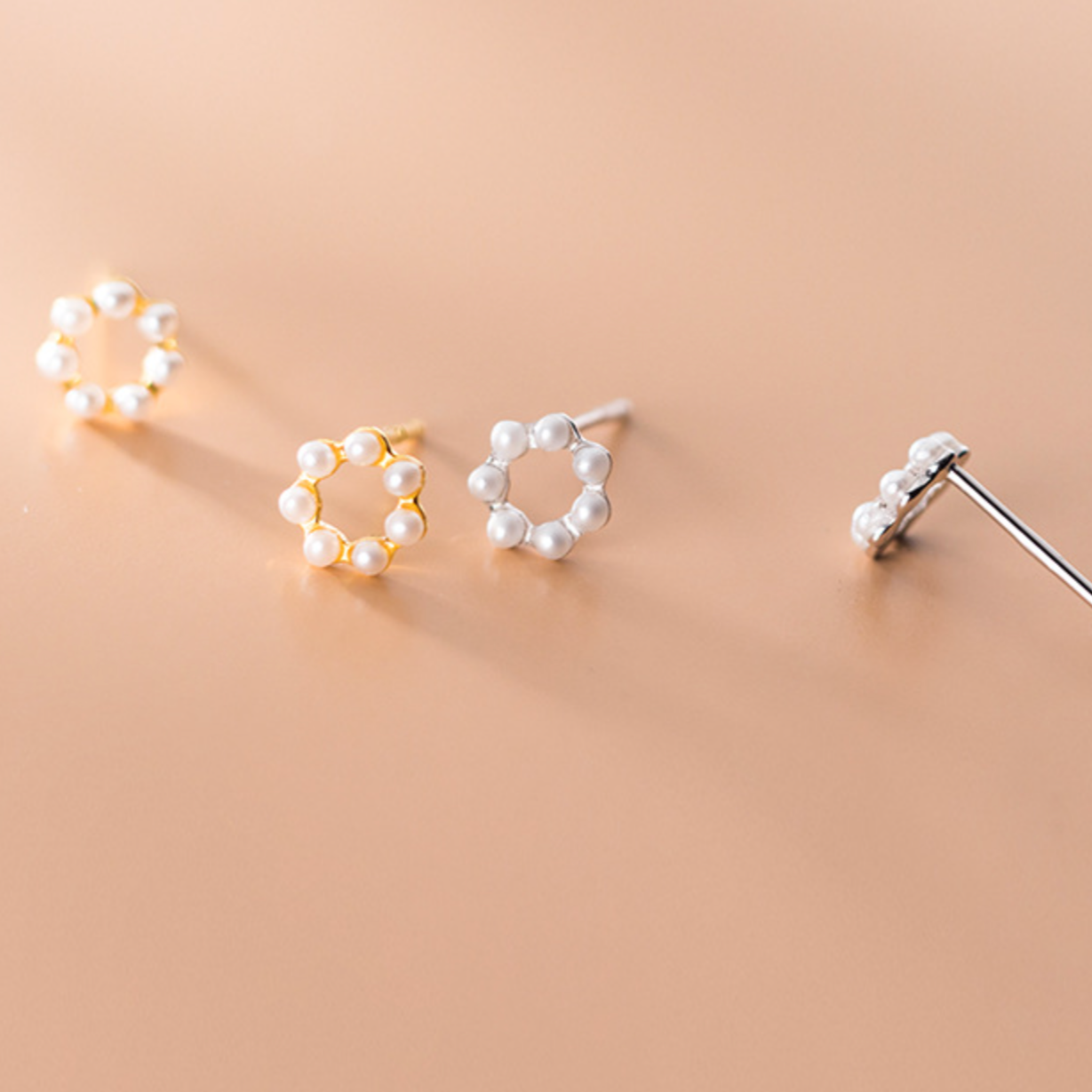 Tiny Pearl Wreath Stud Earrings