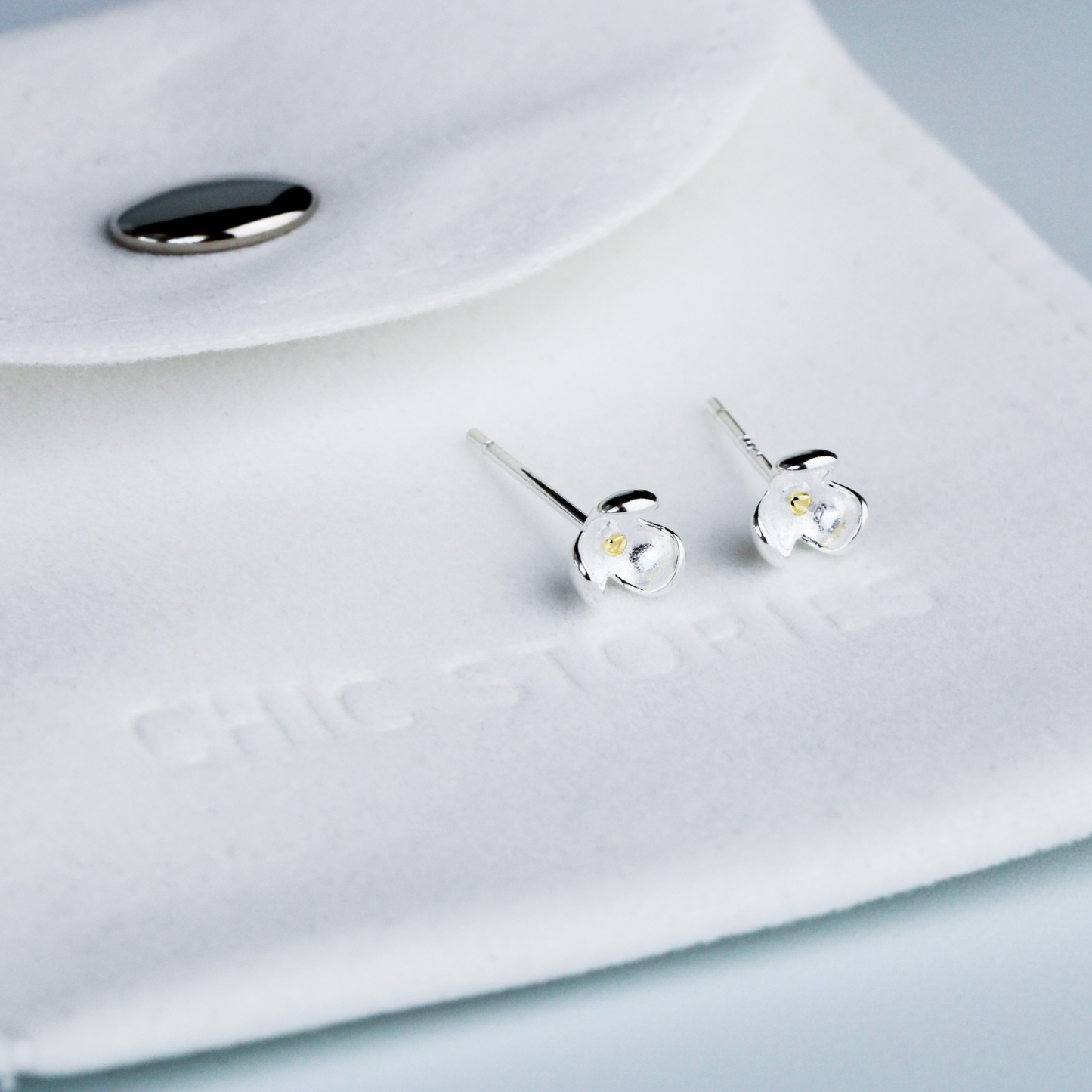 Dainty Flower Stud Earrings