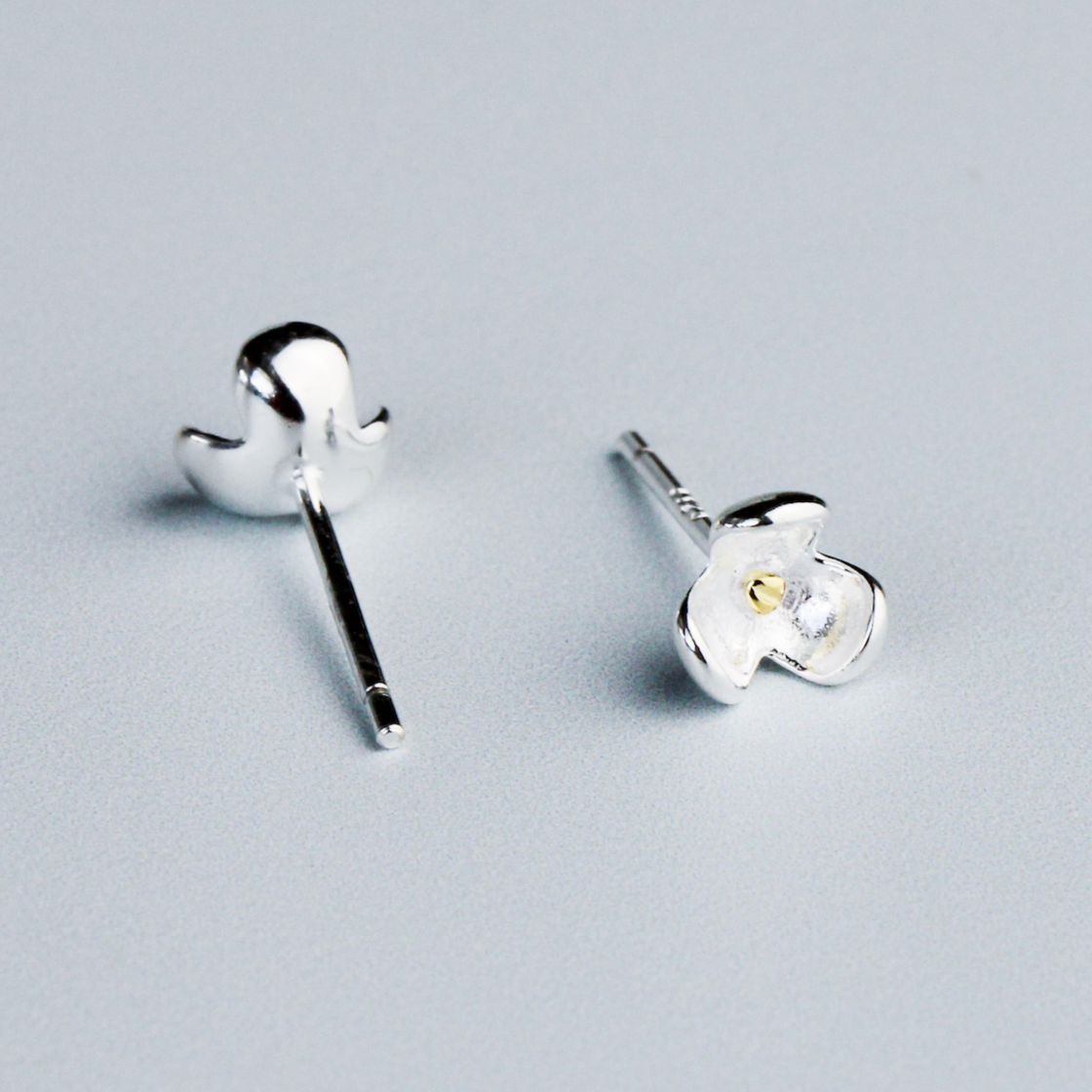 Dainty Flower Stud Earrings