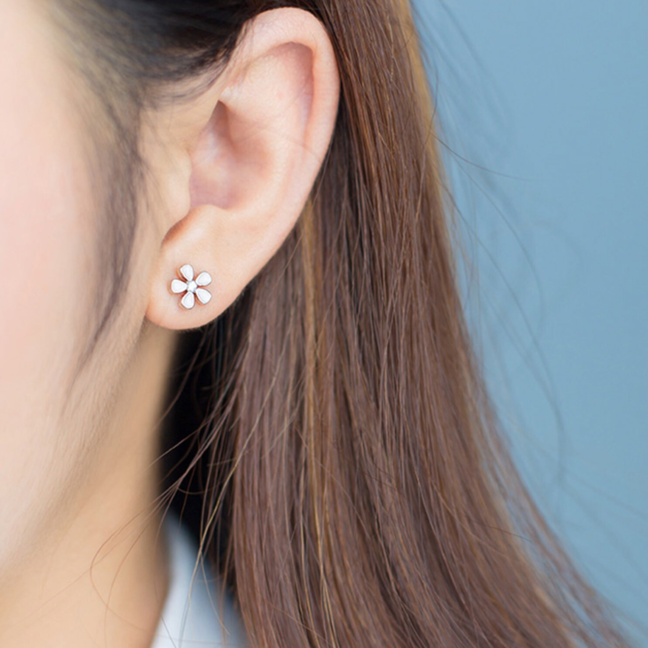 Black or White Flower Stud Earrings
