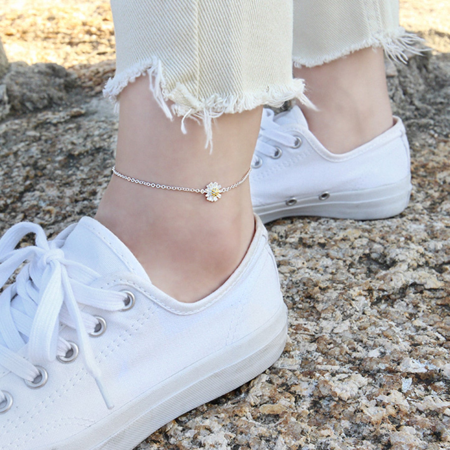 Daisy Pendant Anklet