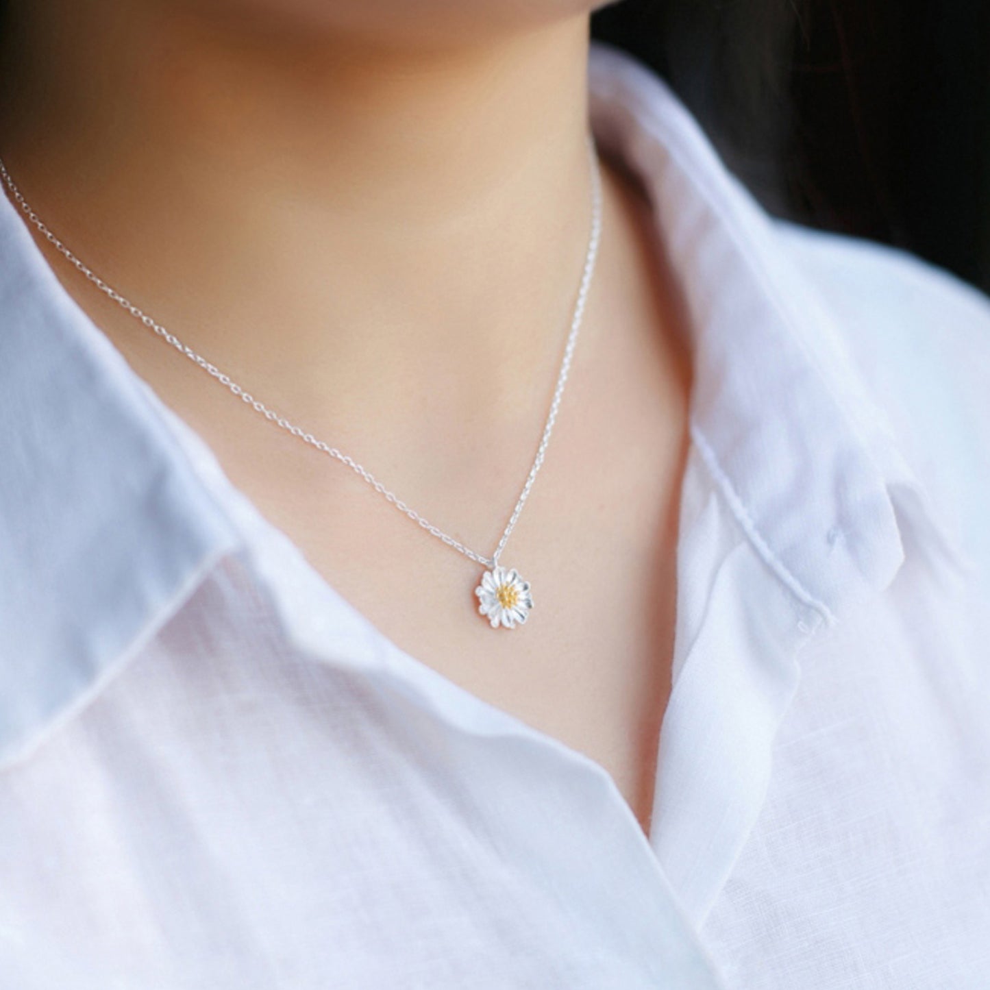 Daisy Pendant Necklace