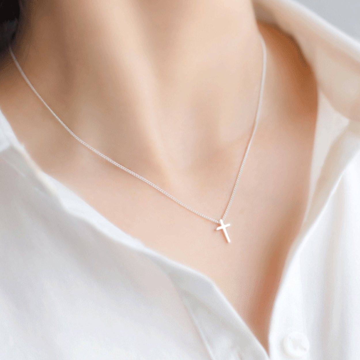 Minimalist Cross Pendant Necklace
