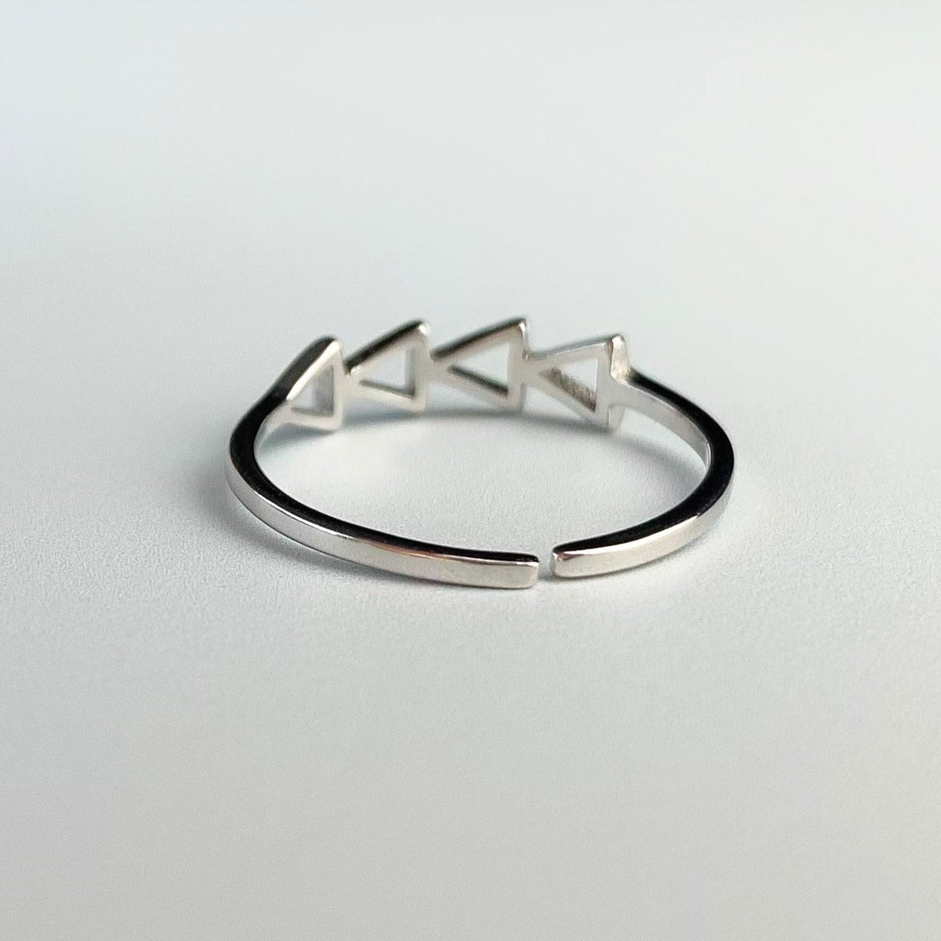 Adjustable Triangle Detail Ring