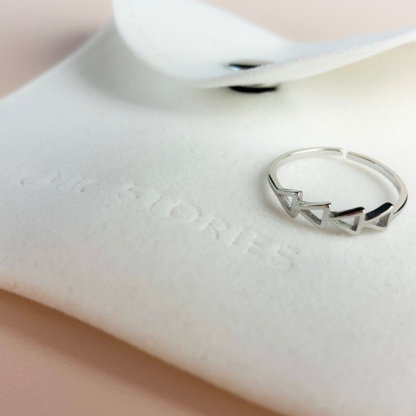 Adjustable Triangle Detail Ring