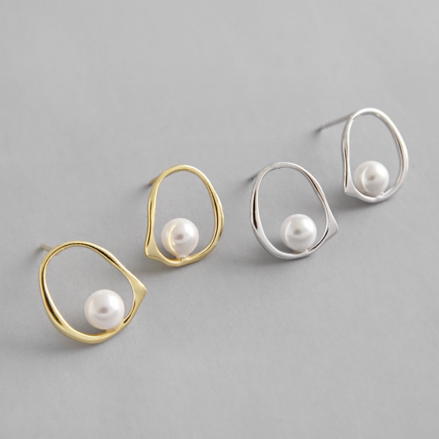 Pearl Detail Stud Earrings