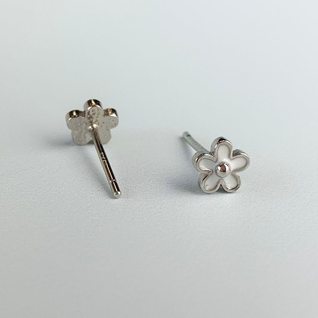 Black or White Flower Stud Earrings