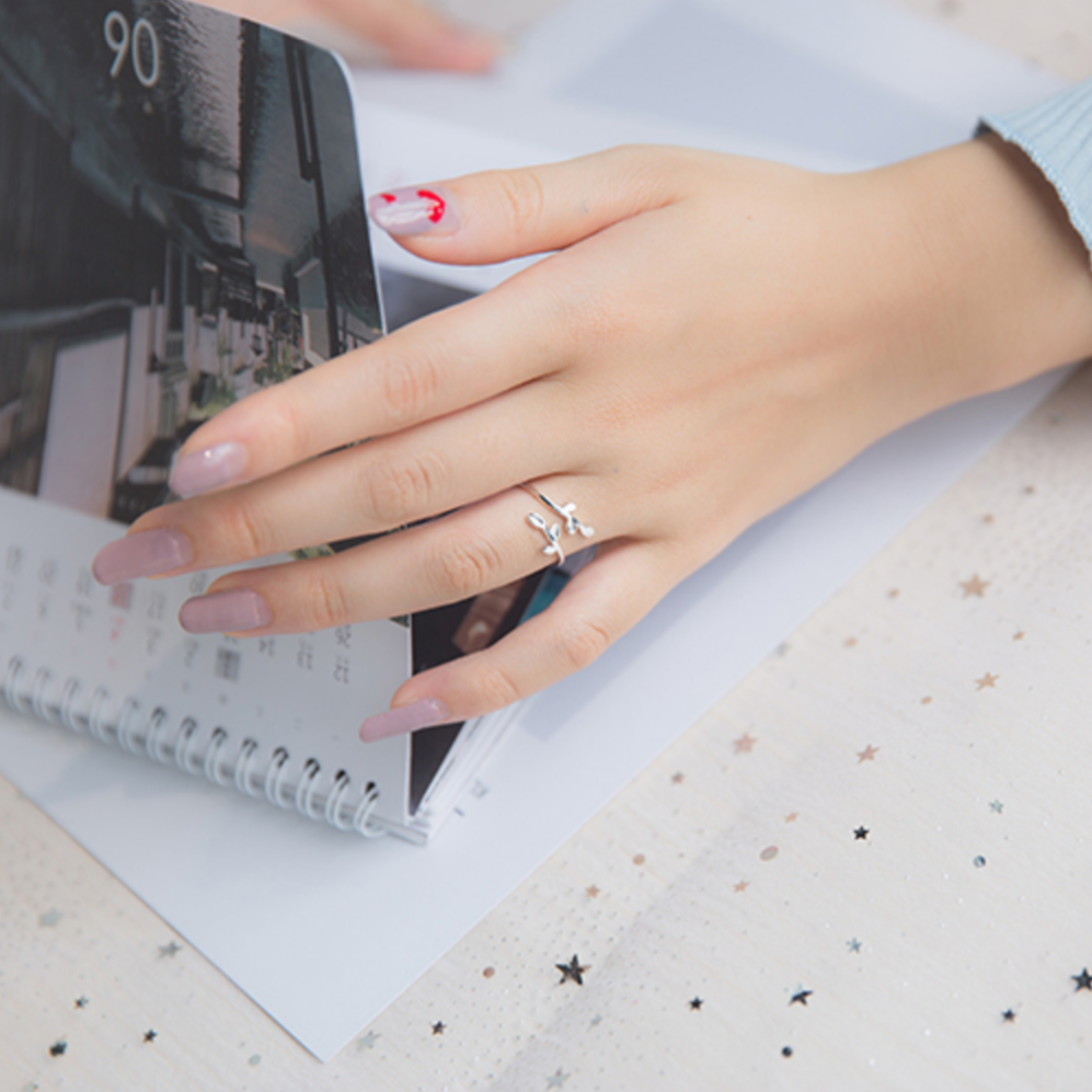 Adjustable Leaf Ring