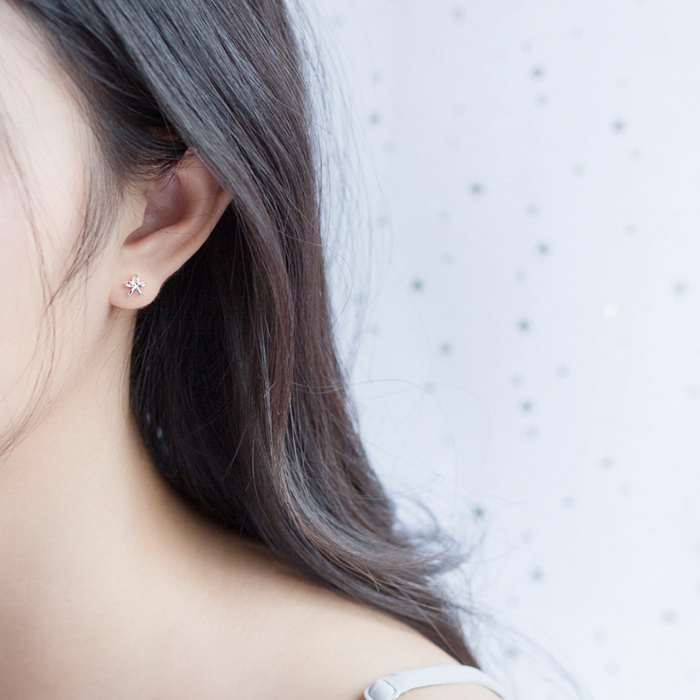 Wire Flower Stud Earrings