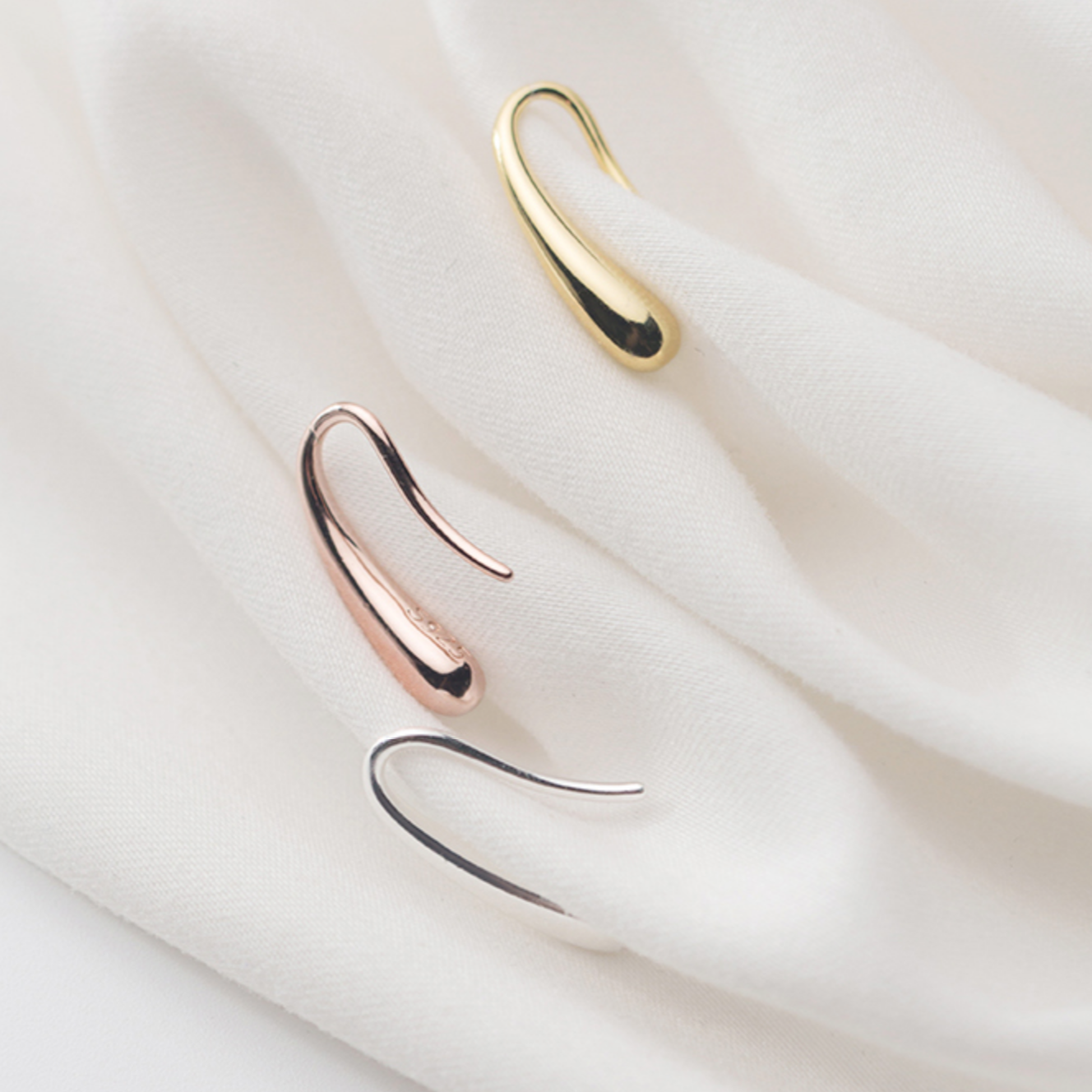 Minimalist Teardrop Dangle Earrings