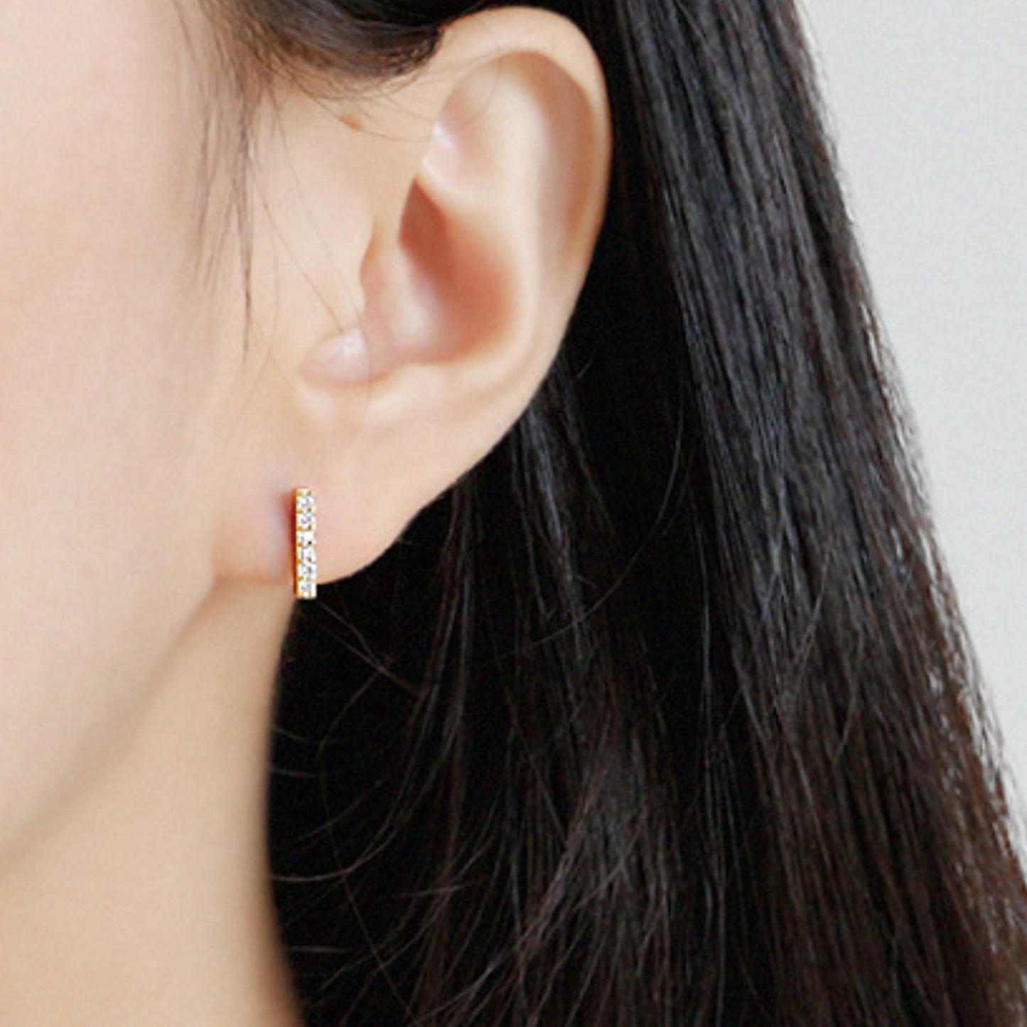 Tiny Zirconia Bar Studs