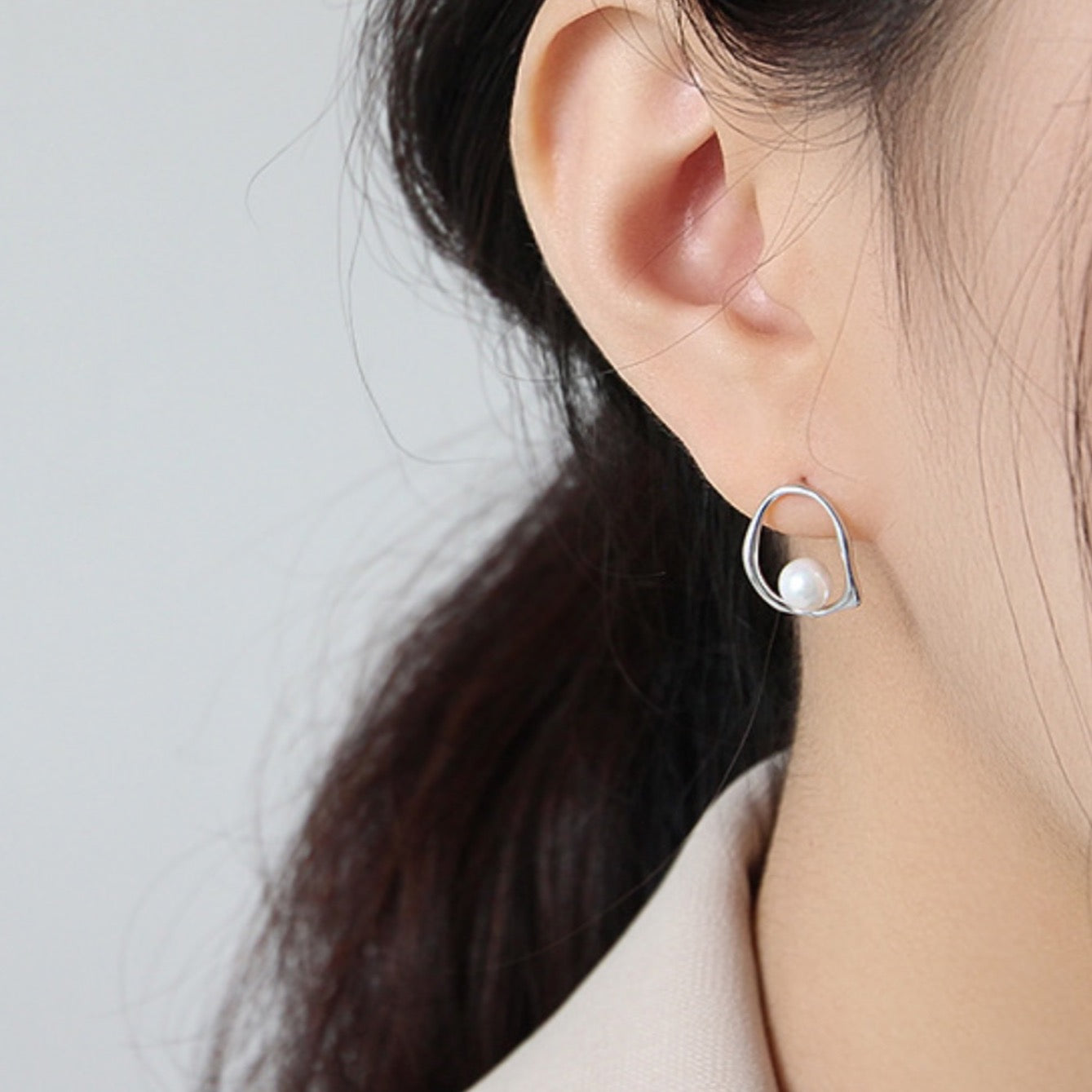Pearl Detail Stud Earrings