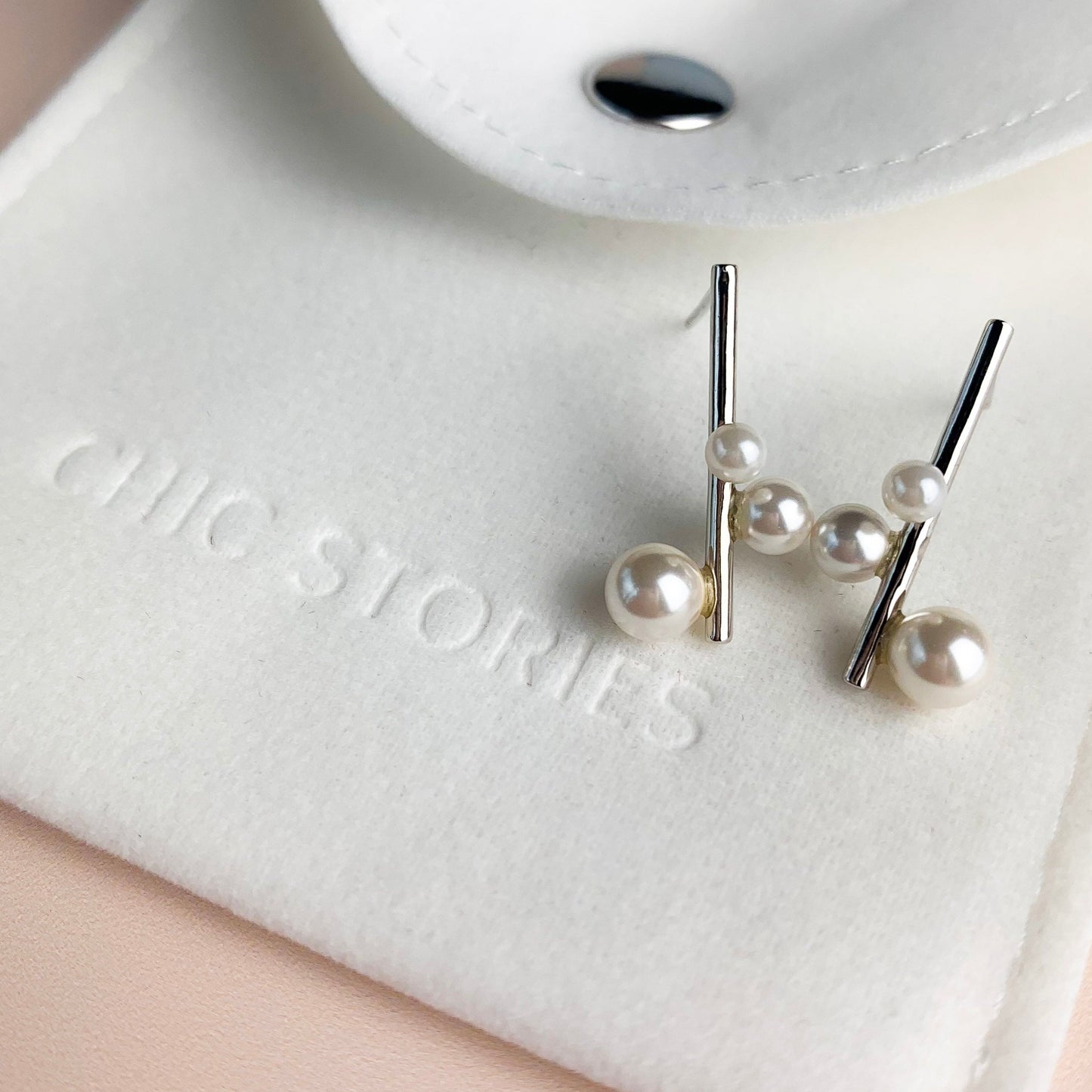 Pearl Bar Stud Earrings