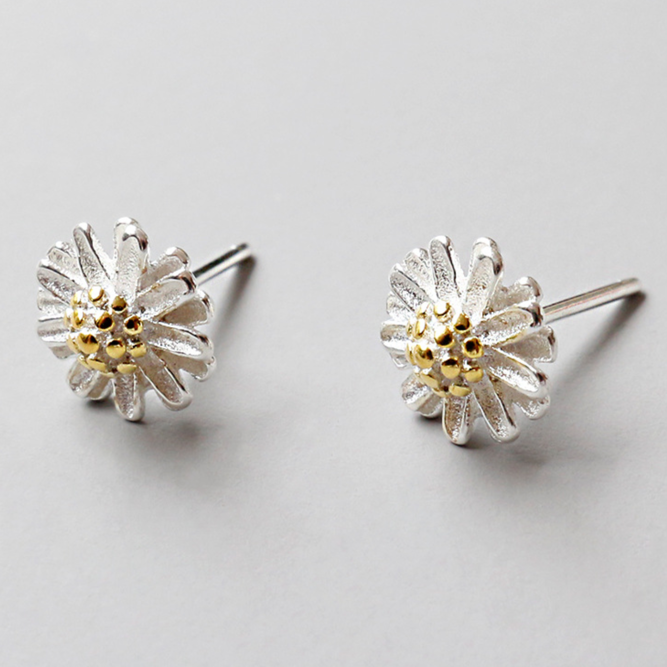 Daisy Stud Earrings