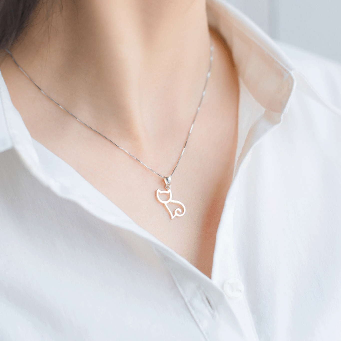 Minimalist Cat Pendant Necklace