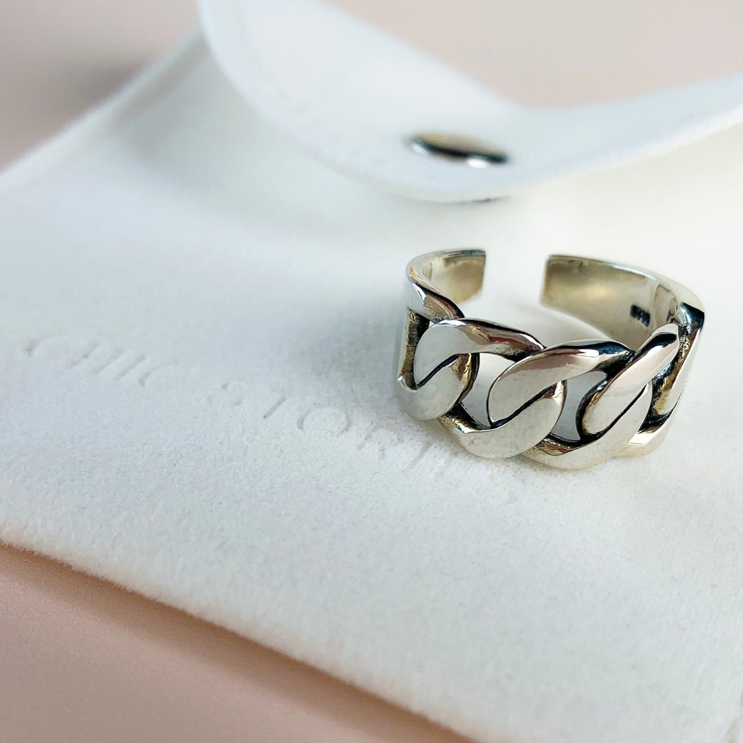 Adjustable Chunky Chain Ring