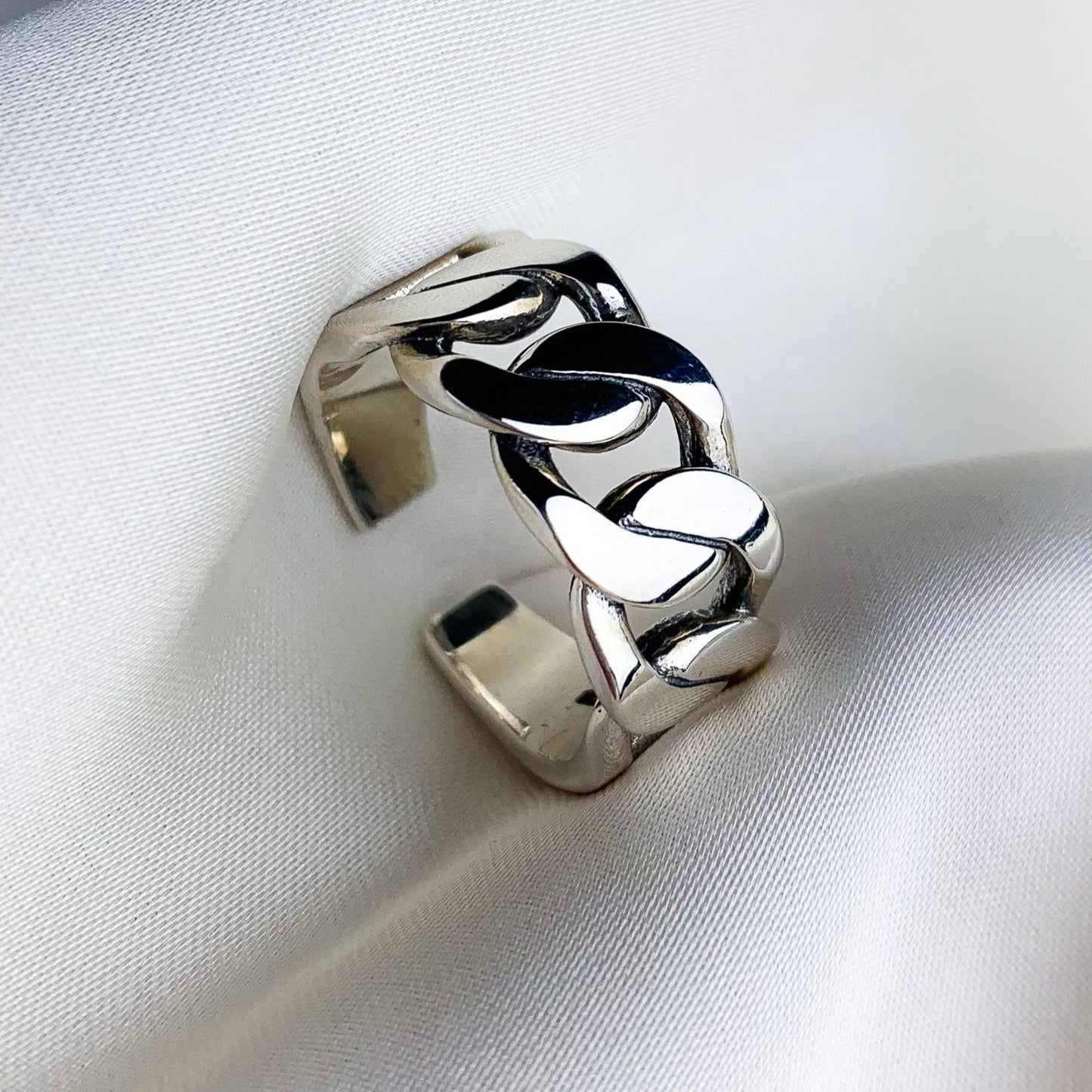 Adjustable Chunky Chain Ring