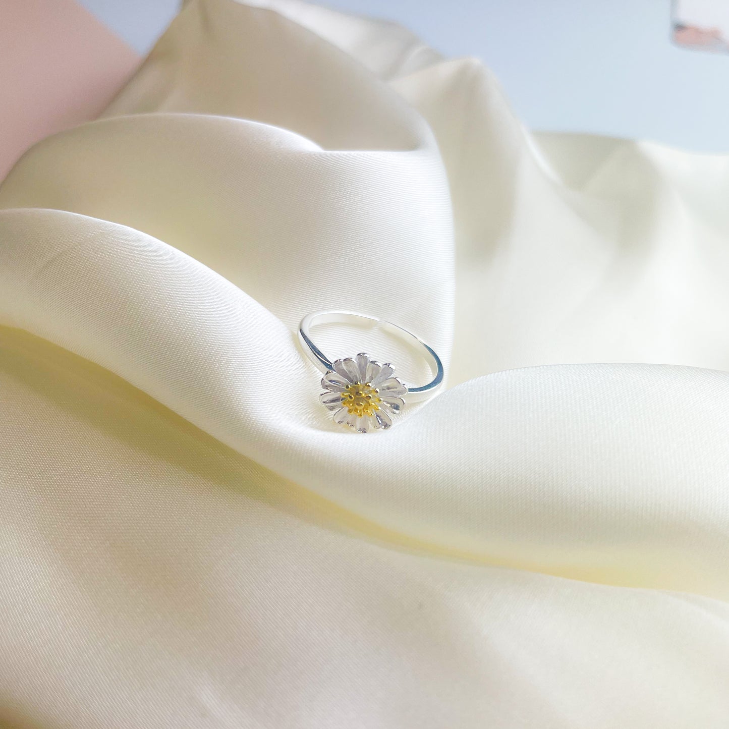 Adjustable Daisy Ring