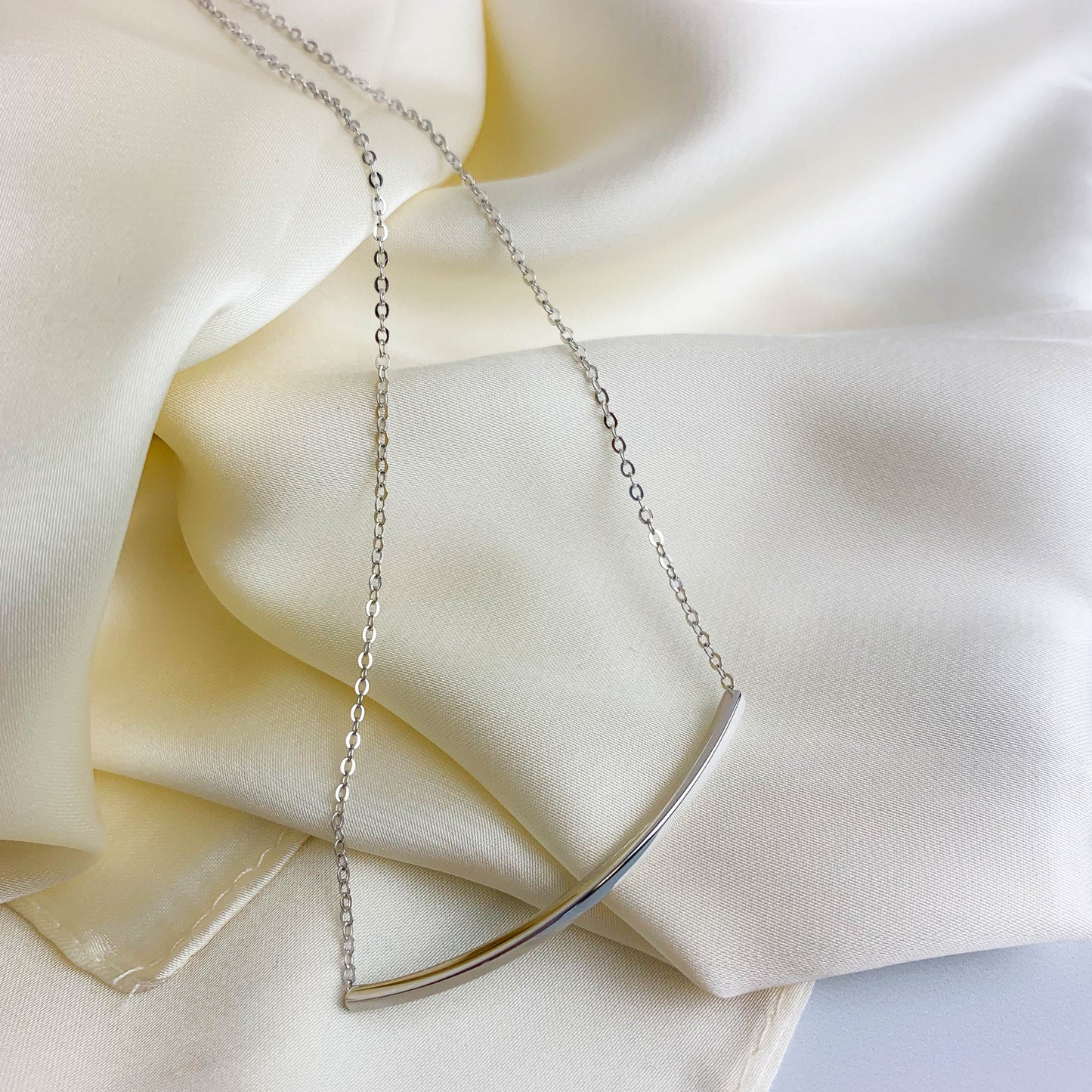 Curved Bar Pendant Necklace