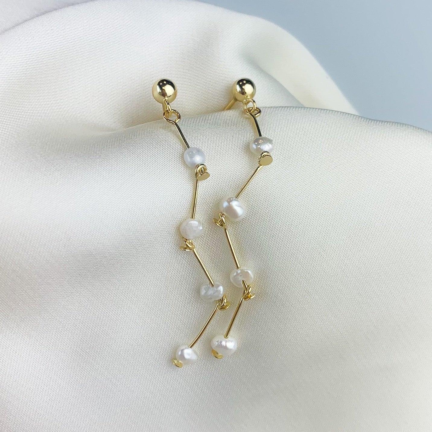 Pearl Scatter Drop Earrings