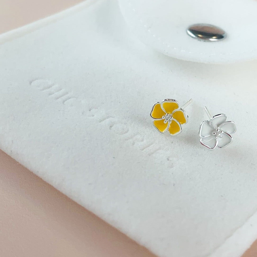 White and Yellow Flower Stud Earrings
