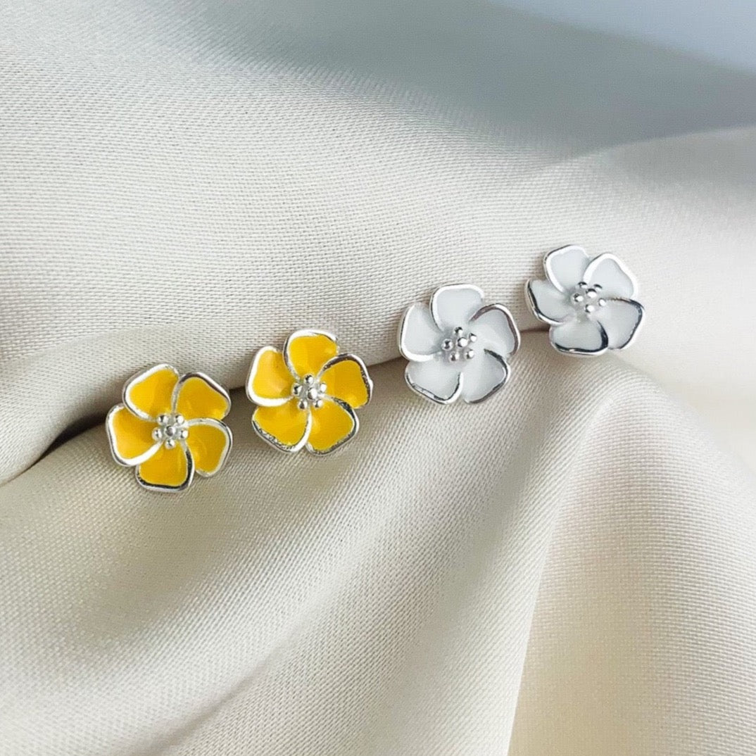 White and Yellow Flower Stud Earrings