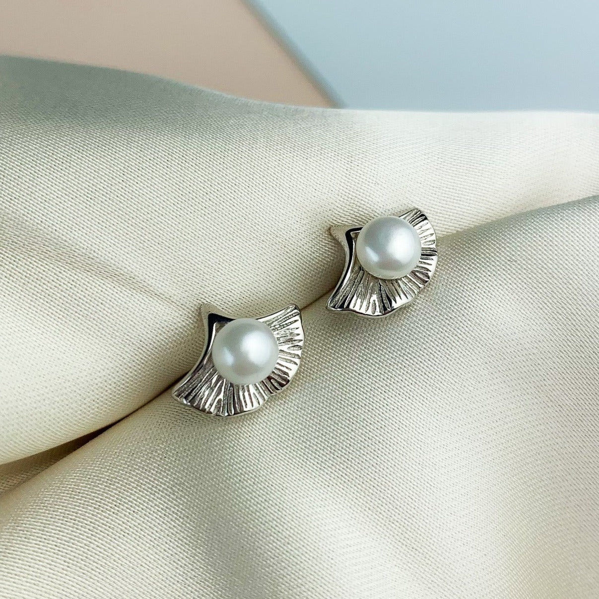 Clam Shell Pearl Earrings