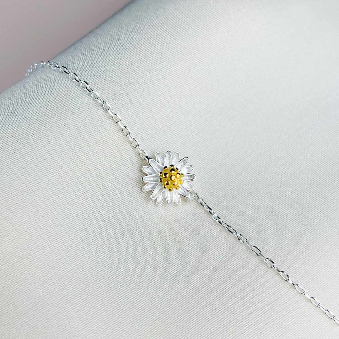 Daisy Pendant Anklet