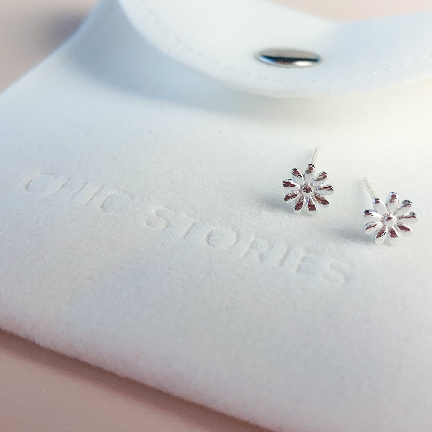 Simple Daisy Stud Earrings
