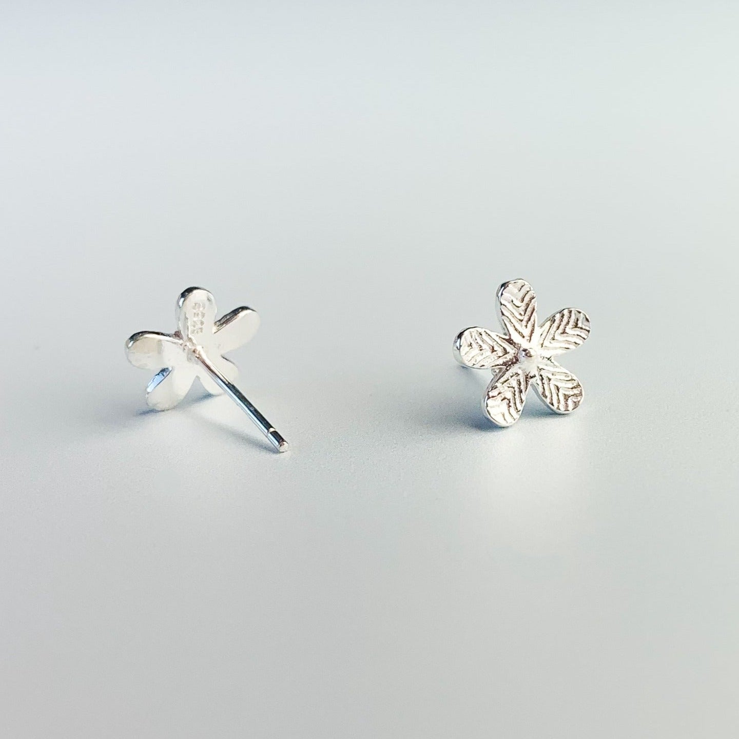 Chevron Engraved Flower Stud Earrings